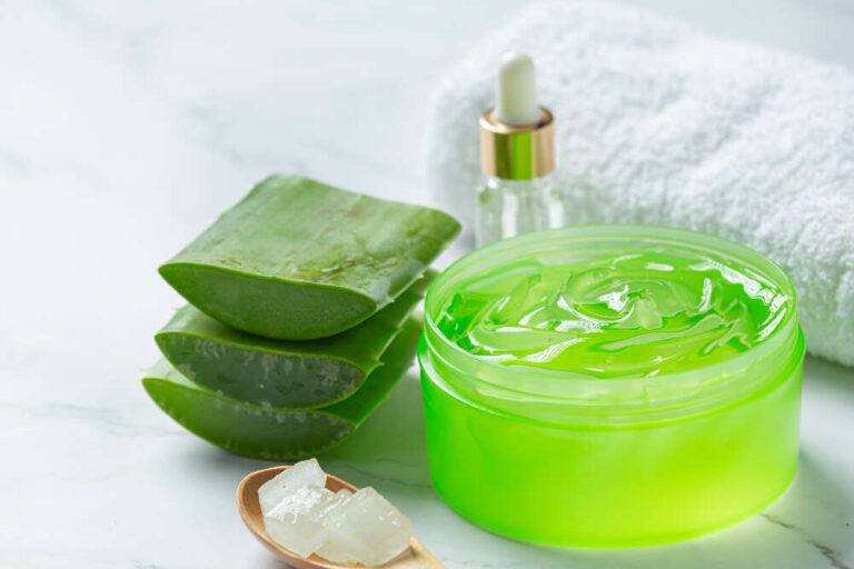 Use aloe vera at night