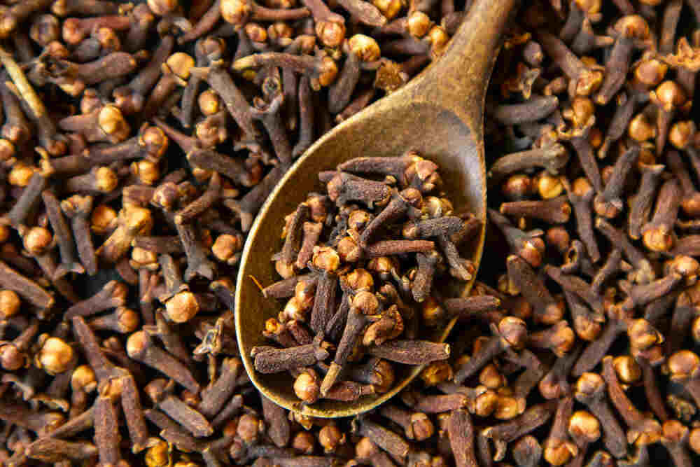 রাতে লবঙ্গ-খাওয়ার-উপকারিতা