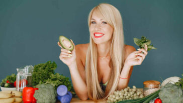 স্কিন-গ্লো-করার-খাবার